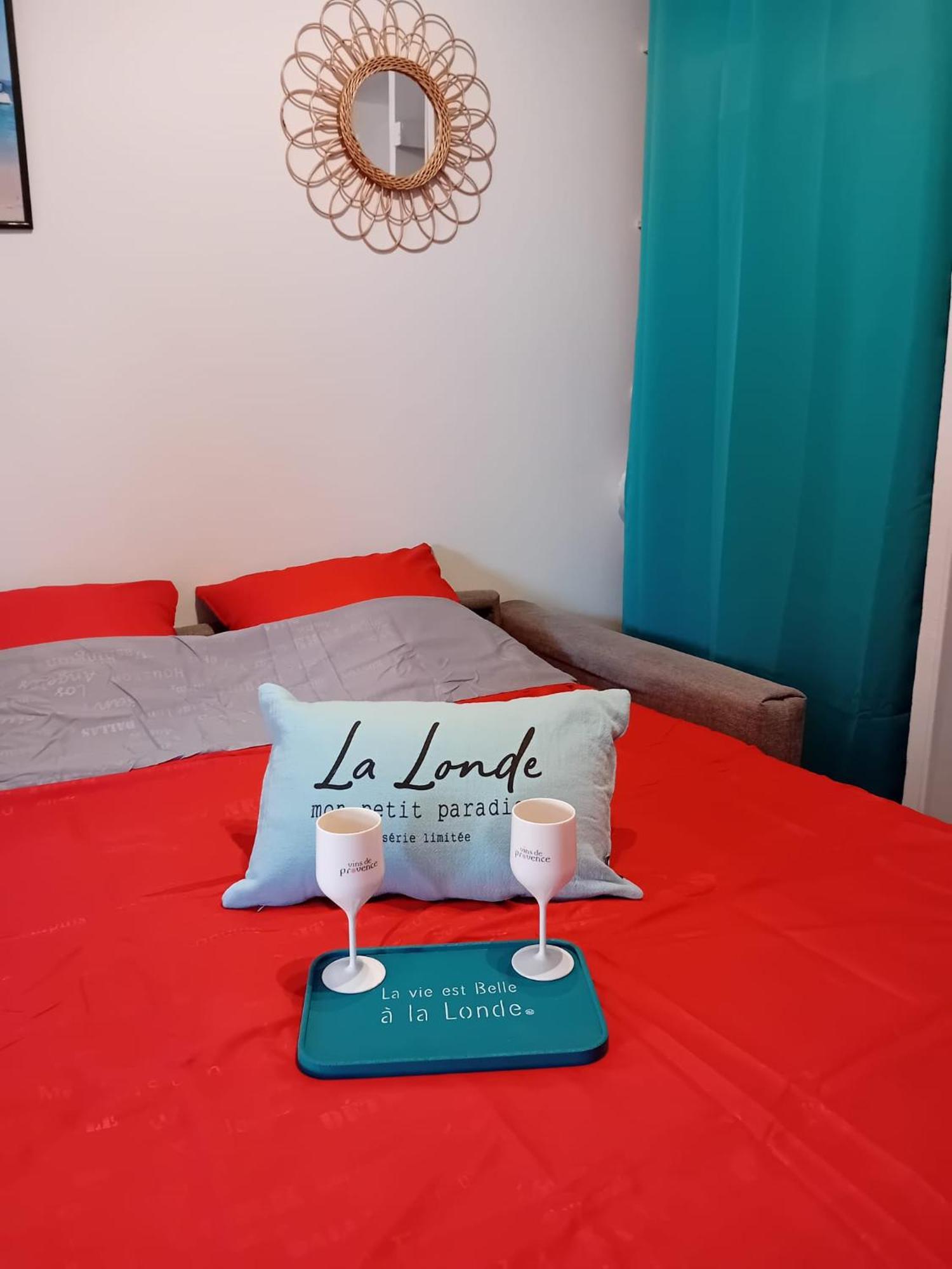 Apartment En Rez De Jardin Dans Propriete Prive Pour 4 Personnes La Londe-les-Maures